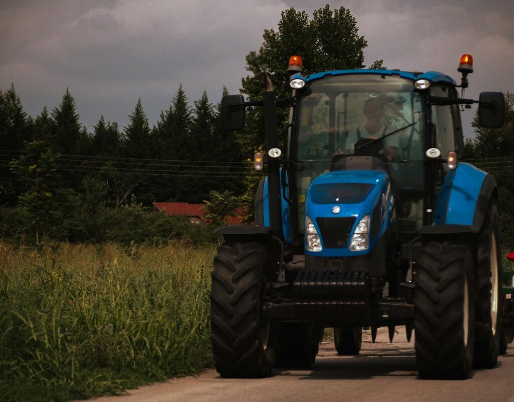 LED Beacons vs Halogen Beacons: Which Is Better for Farm Vehicles